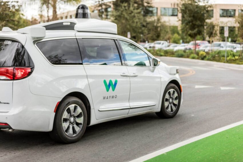 Waymo One досягає рекордних показників: понад мільйон перевезень та розширення сервісу у нових містах