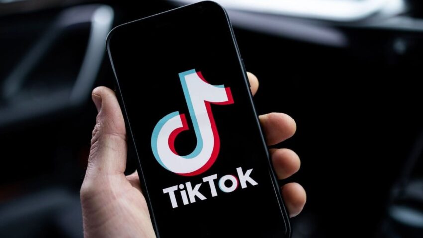 TikTok скорочує сотні співробітників, замінюючи модерацію контенту штучним інтелектом