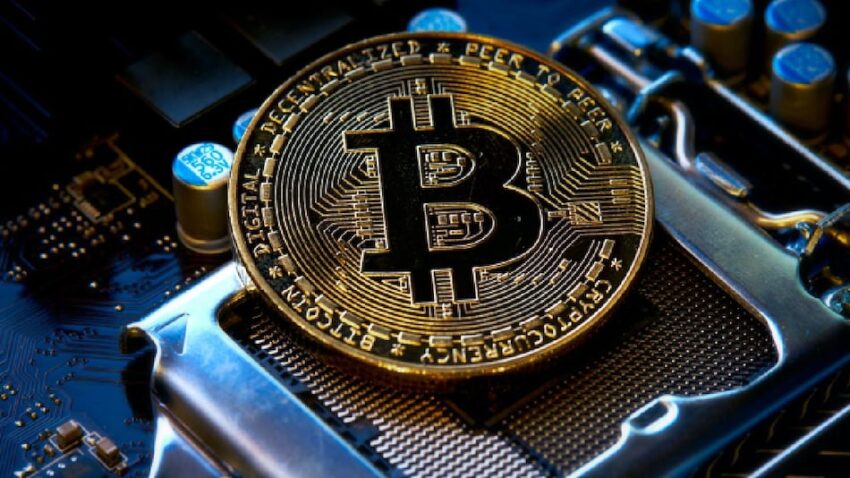 Bitcoin Falls to $104,900 as Market Undergoes Correction Phase, Most Altcoins See Losses