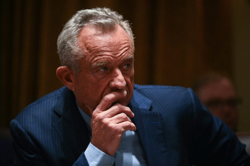 Після звільнення консультантів з вакцин RFK Jr. лікарі готуються до атаки на щеплення дітей