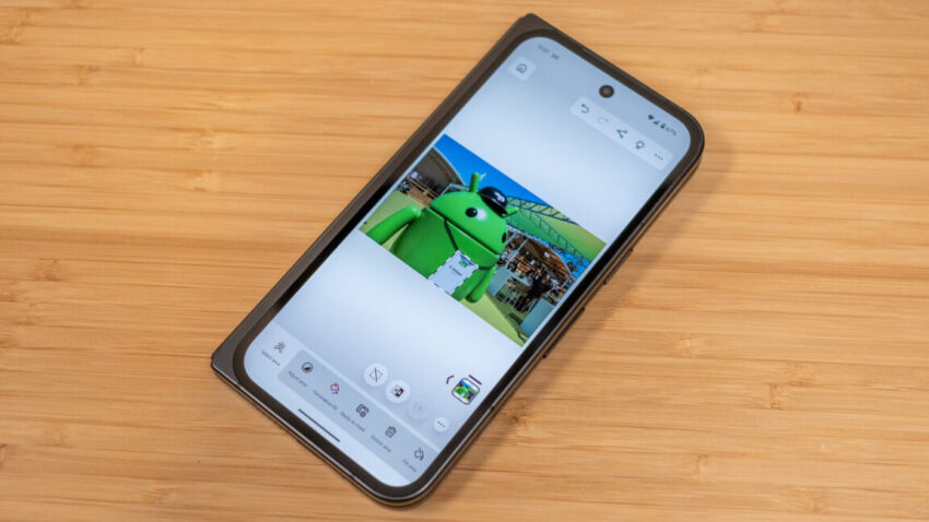 Adobe нарешті випустила Photoshop для Android, і він безкоштовний (поки що)