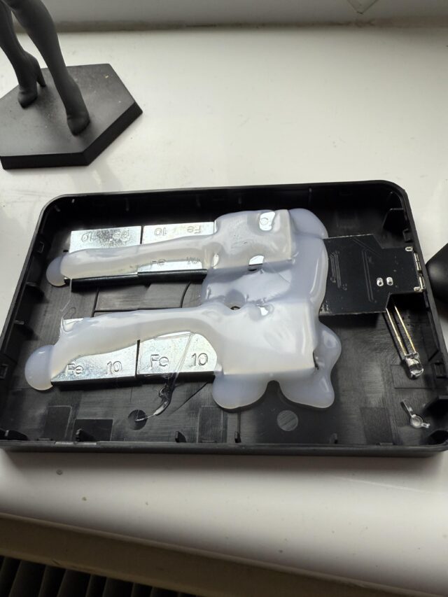 Fake HDD opened up.