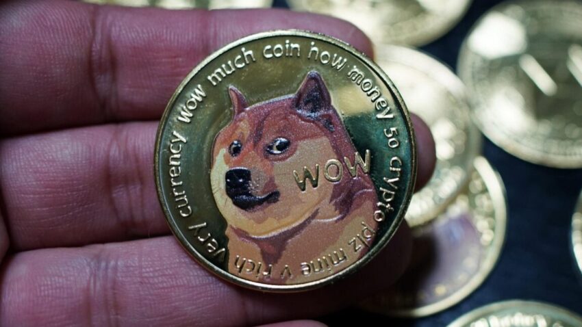 Судовий позов: DOGE та HHS скористалися «безнадійно помилковими» даними для звільнення 10,000 працівників