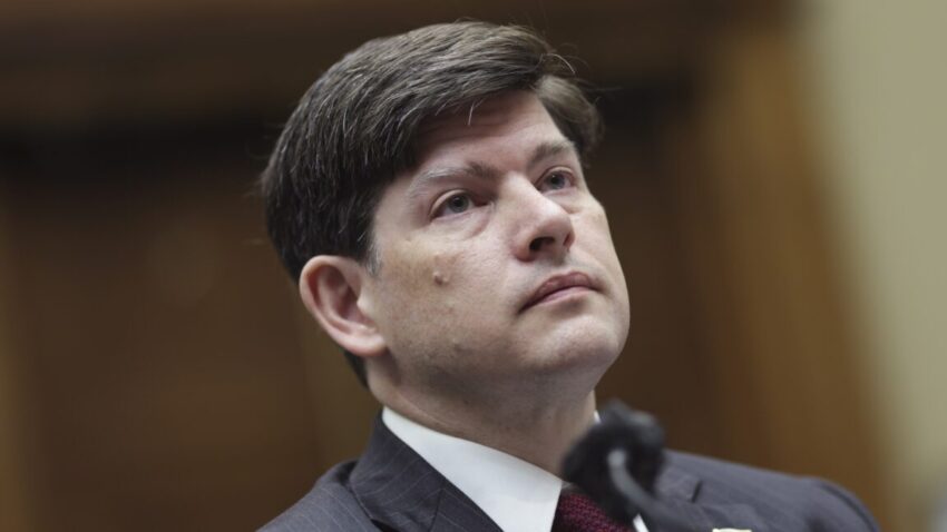 Два комісара FCC пішли у відставку; у Трампа досі немає більшості серед республіканців у комісії