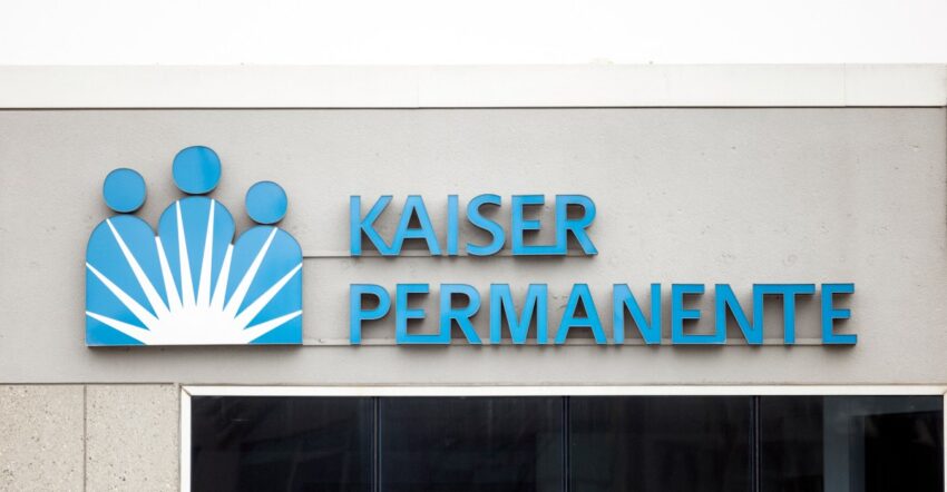 Відключення системи Kaiser Permanente змусило аптеки повернутися до використання паперу і ручки