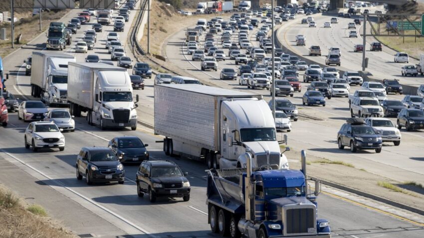 Каліфорнія у боротьбі з судами, а штати намагаються врятувати свої екологічні мети