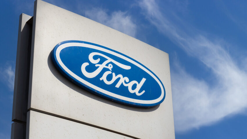 Ford змінює курс, зосередиться на малих електромобілях замість великих пікапів і фургонів