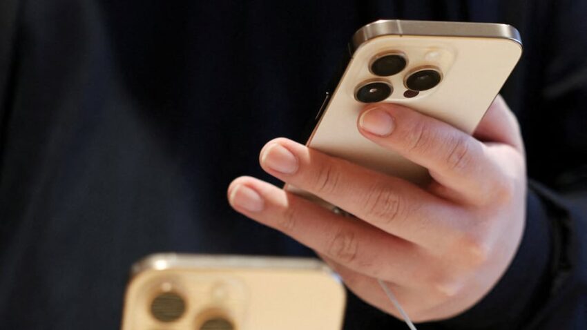 Apple's iPhone Shift Turns India Into World’s Top Maker of US Smartphones