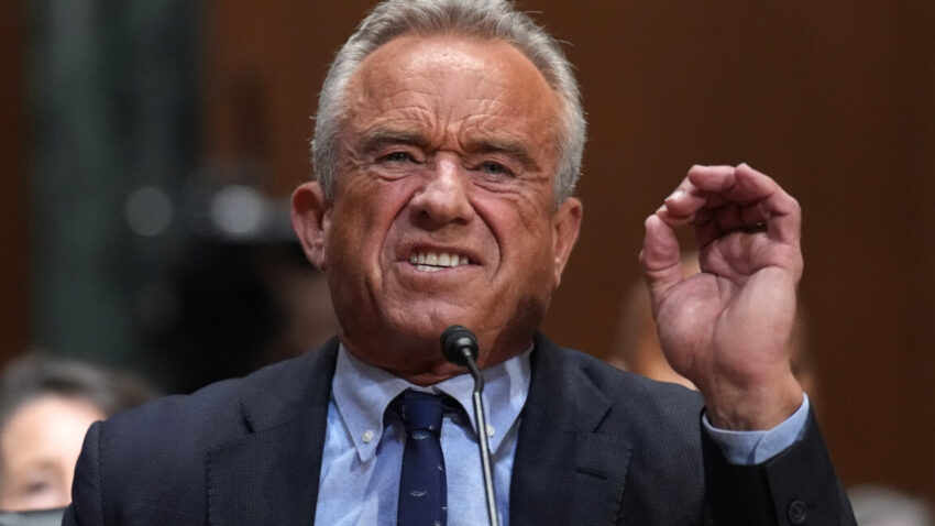Чарівник, безлад і обман: Активіст проти вакцинації RFK Jr. постає перед Сенатом