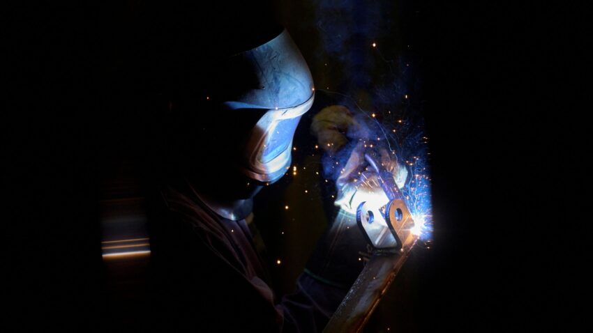 Загадковий випадок: Здоровий 18-річний зварник ледь не став жертвою сибірки