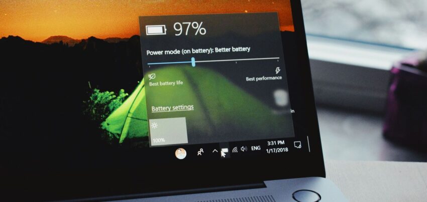 5 щоденних звичок вбивають батарею ноутбука: ви можете і не помічати